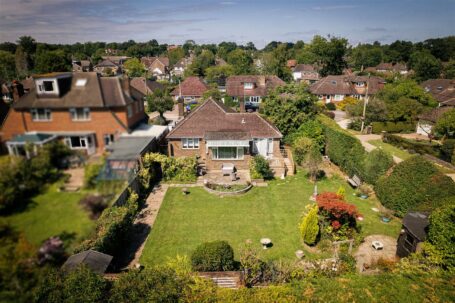 Bungalow on 0.18 acre southerly plot in Chestnuts Close, Lindfield,